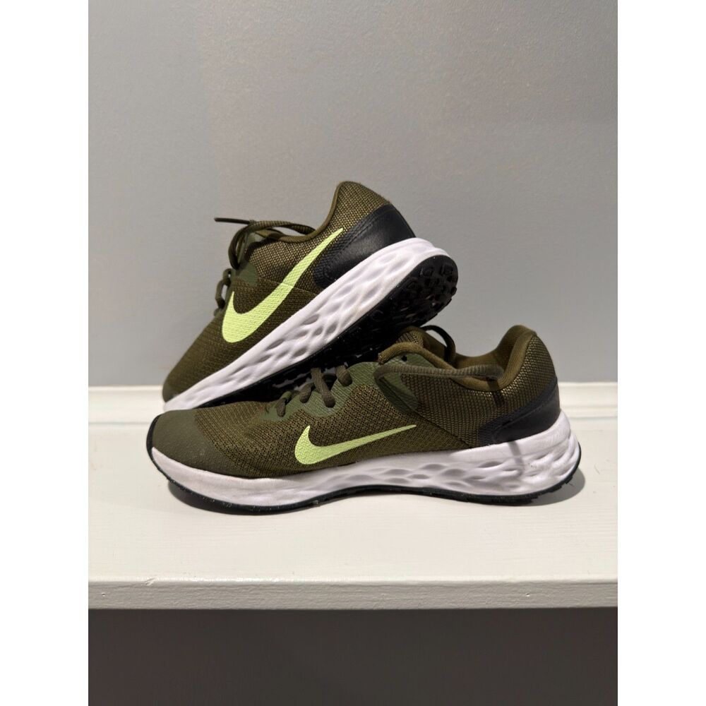 Nike Revolution 6 NN (GS) Kids 5.5Y Green Volt Mesh Lace-Up Sneakers DD1096-300